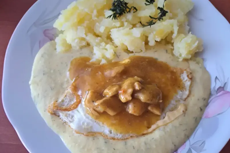 Kôprová omáčka s volským okom