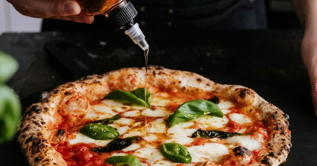 Hot honey – sladko-pikantná medová omáčka na pizzu